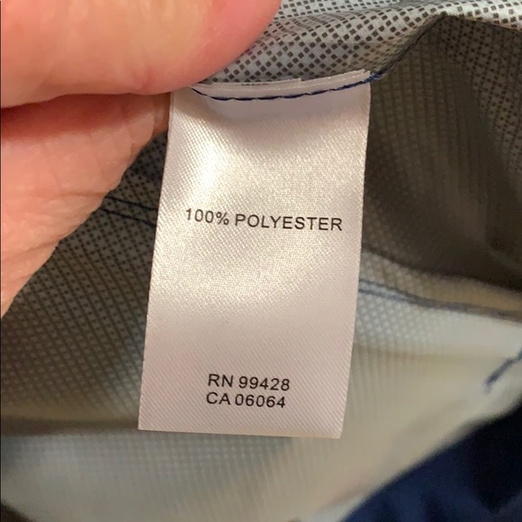 😍NWT Bugatchi medium, Navy and red windbreaker
SH36 - Picture 7 of 8